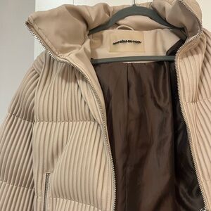 Manière de Voir Tan Puffer